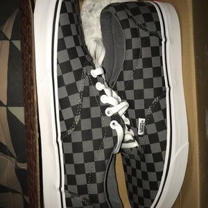 Hello im selling vans